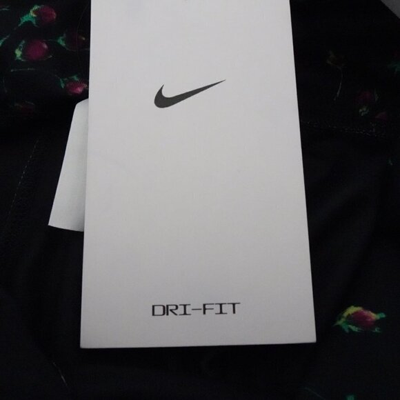 Nike One Luxe Leggings Women's Size XS Black Roses Dri-Fit Training - Picture 10 of 11